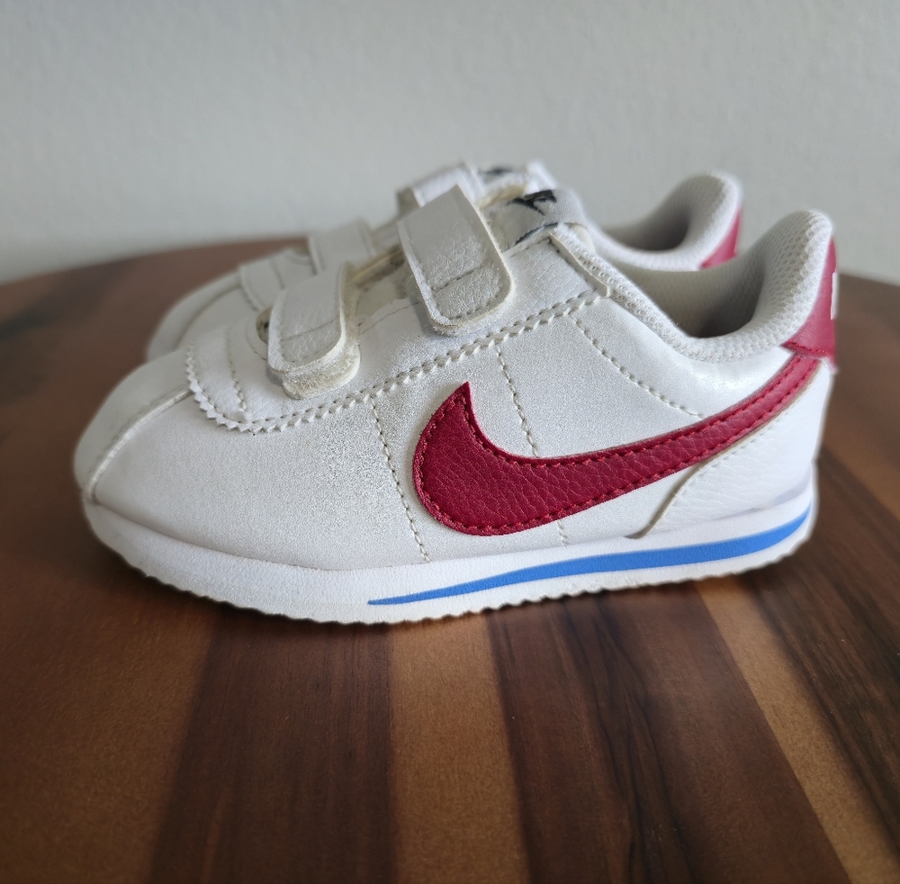 Nike Cortez Forest Gump Color:White, Red, and Blue Sneakers Classic Size 9C